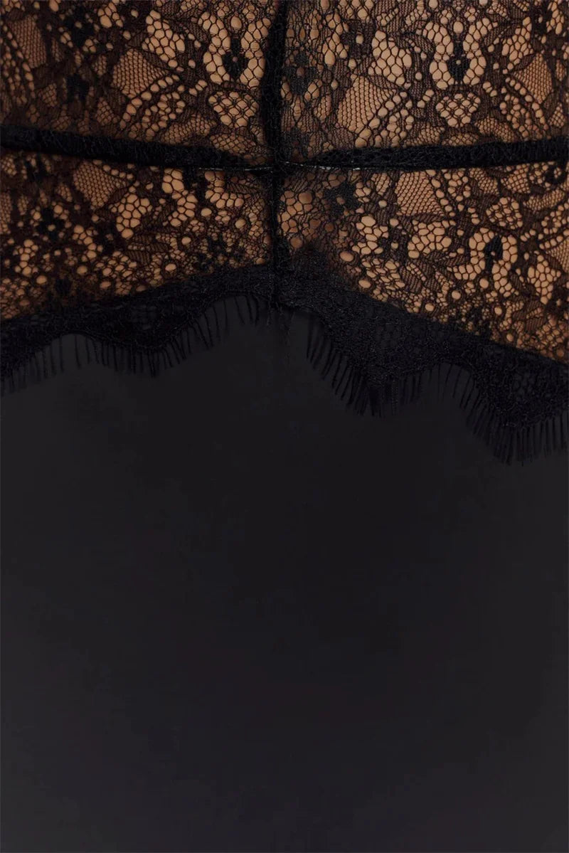 Elegant Lace V-Neck Maxi Dress